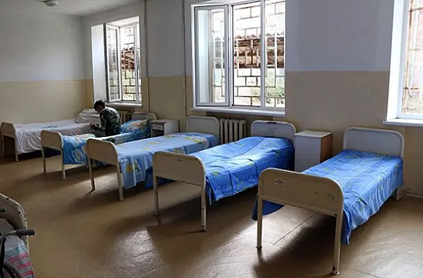 После избиения пациента в ереванской психиатрической клинике скрывают видео и пичкают новыми лекарствами
