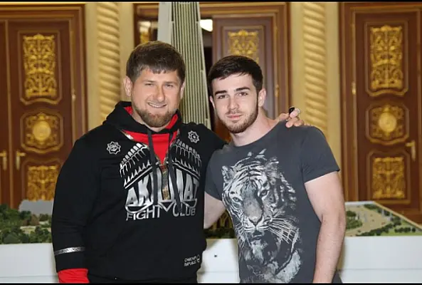 Կադիրովին կպած երգչին սպանել են