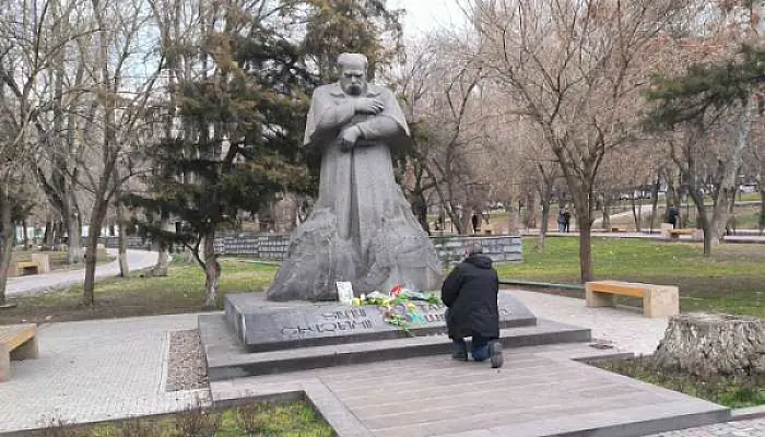 Ինչո՞ւ եմ ես ուկրաինական դրոշով