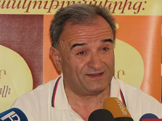 Ինչ պետք է անի նախագահը, որ «մի սռոկ էլ ատբիտ անի». մարքսիստը «վիկինգների դինաստիայի» մասին