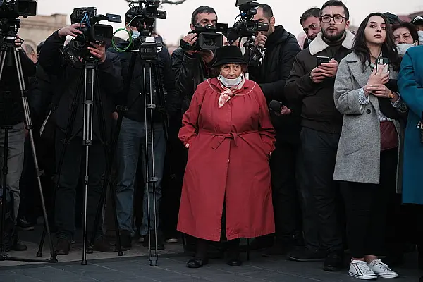 Сотни исков против Минтруда: армянские пенсионеры добиваются перерасчета