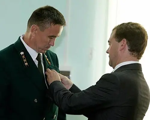 Медведев наградил армянских пожарных