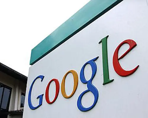 Facebook вынудил Google повысить зарплату сотрудникам