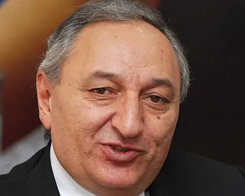 ԲՀԿ-ականը կարծում է` հանրությանը չպիտի հուզի պաշտոնատար անձանց վարքագիծը