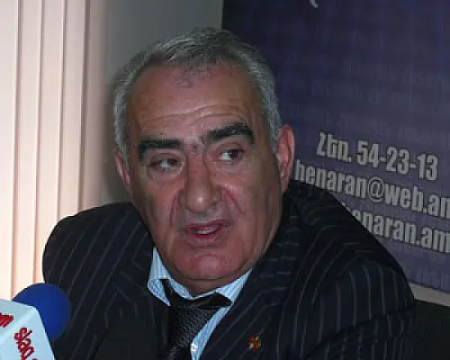 Նախկին հեքիաթասաց Սահակյանն ընդդիմությանը առաջարկում է երգել