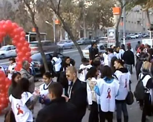 «Ես որ չեմ ընգել, չգիտեմ` ինչ ա». Երևանում իրազեկում էին ՄԻԱՎ/ՁԻԱՀ-ի մասին