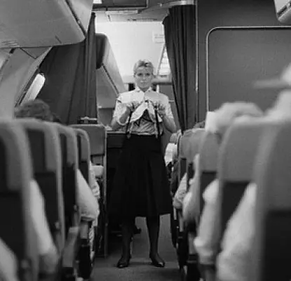 Стюардессу El Al избили в полете