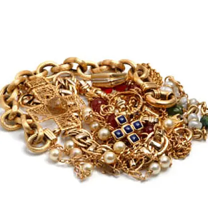 Yerevan Resident Stole 500,000 Drams of Gold Jewelry from Employer