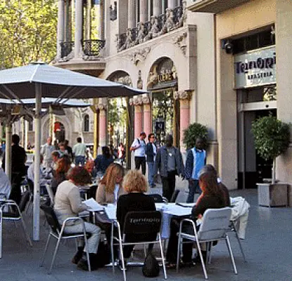 Իսպանիայում արգելեցին ծխել սրճարաններում, այդ թվում` բացօթյա