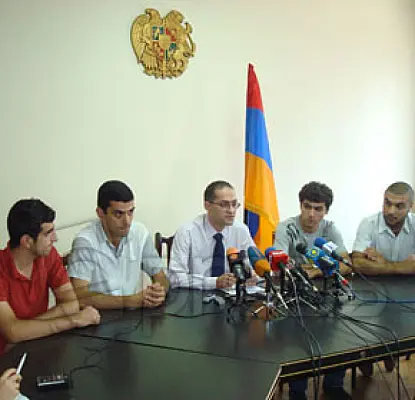 24 ժամ իշխանություններին. Ինչու են ձերբակալվել ՀԱԿ ակտիվիստները, պատմել է Մուսինյանը