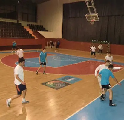 Լրագրողների ֆուտզալի առաջնությունը թևակոխեց եզրափակիչ փուլ