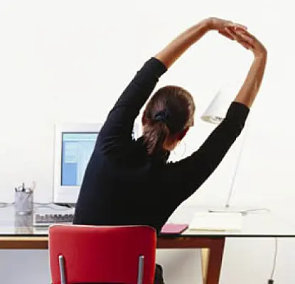 Ученые советуют офисным работникам работать стоя