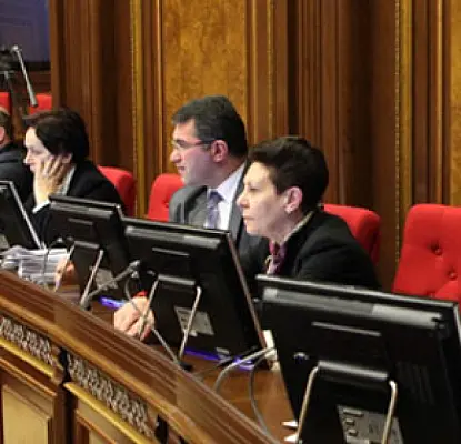 'If Mar. 1 were to Repeat': Why Armenia's Authorities Thinking About State of Emergency Now