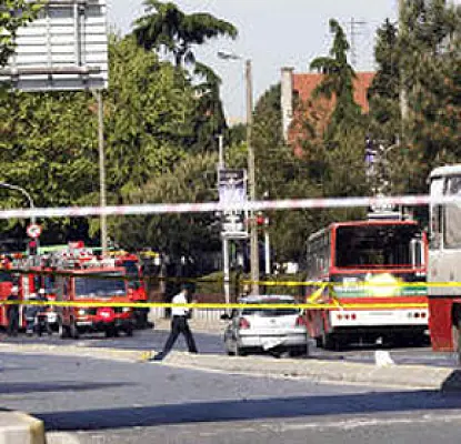 Bomb Injures 10 Police near Turkey Ruling Party HQ