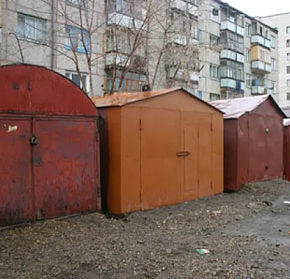 Հայաստանյան ընտրություններ. մարդիկ գրանցված են «հարակից շենքի հարակից ավտոտնակում»