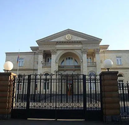 Семья армянских езидов грозит самосожжением на границе с Турцией