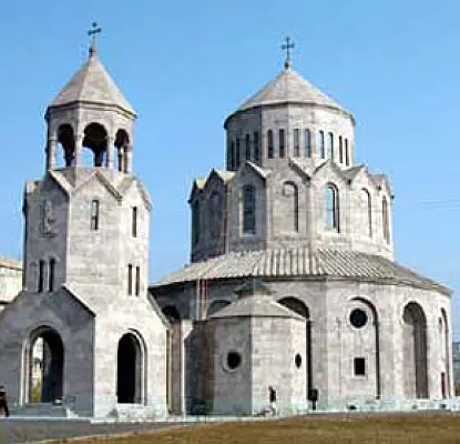 Ներմուծում են «քեֆի մշակույթը». պարտավո՞ր են արդյոք մարդիկ պատարագը լսել տներում