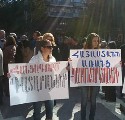 Արամ Մանուկյանը՝ դատախազության առջև. «Պառլամենտը՝ պառլամենտ, բայց ժողովուրդը փողոցում է ուժեղ»