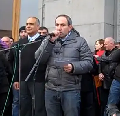 ВИДЕО - Народ нельзя разочаровывать. Депутат пожелал мудрости кандидату в президенты Армении