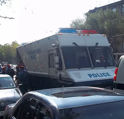 Адвокаты армянских полицейских недовольны судом над подзащитными