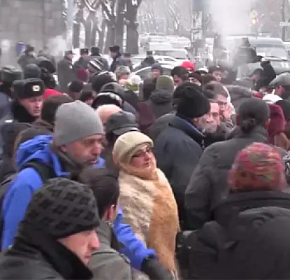 «Офис «Газпрома»». Мнения с акции протеста перед армянским парламентом