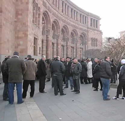 Market Owners Threaten Yerevan Vendors: 'Don't You Dare Go to a Protest'