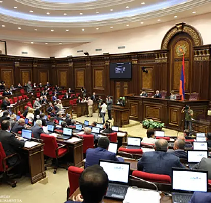 Նոր օրենքն այլընտրանքային ծառայության համար դիմողներին ավելի շատ ժամանակ կտա