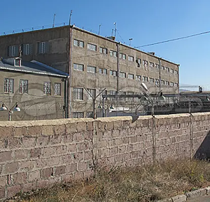 Կալանավորը սպառնում է իսլամ ընդունել, եթե նրա պահանջը չկատարեն․ News.am