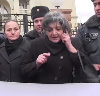 Ոստիկանությունը կքննի զոհված զինվորների ծնողների նկատմամբ կիրառված բռնությունը