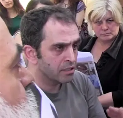 К задержанному в Ереване художнику применили административный арест
