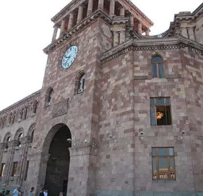 Մարզերում մարդկանց աղմուկ֊աղաղակով աշխատանքից ազատելու գործընթաց են նախաձեռնելու․ «Հրապարակ»