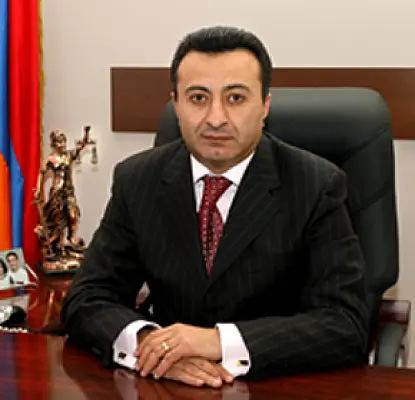 Կաշառք ստանալու մեջ մեղադրվող դատավորին ձերբակալել են փողոցում․ armtimes.com