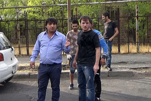 Փողոցում կնոջը ծեծած Ջունգլին ձերբակալել են դատարանի դահլիճում