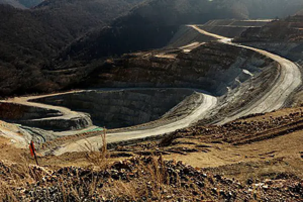 Թեղուտի հանքից հեռացված աշխատակիցները մնացել են վարկերի տակ․ ակցիա