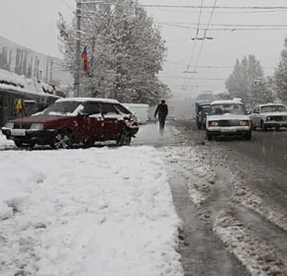 Հայաստանում մի շարք ճանապարհներ շարունակում են փակ մնալ
