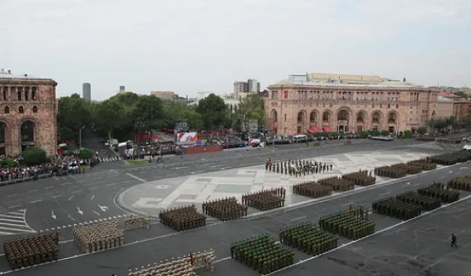Քաղաքական համակարգ, որ տանում էր դեպի պատերազմ