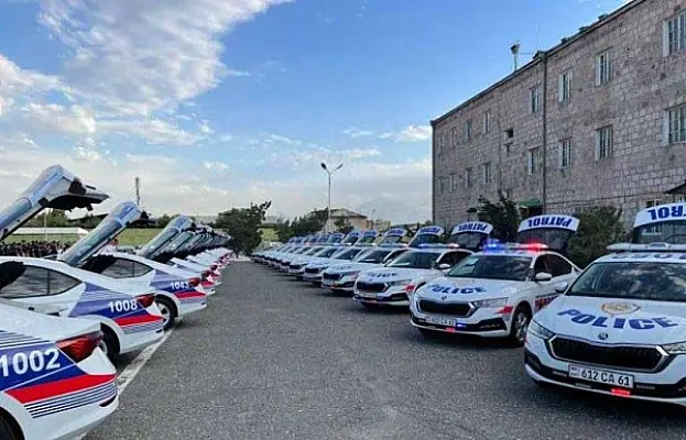 Ոստիկանները չեն բավարարվել 10 հազարով և բերման են ենթարկել «Լեքսուսի» վարորդին