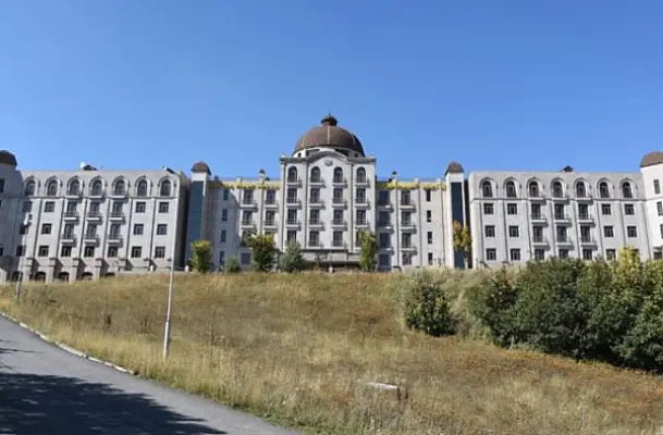 Բացակա 6000 մարդու 23 միլիոնի «կերակրել են»