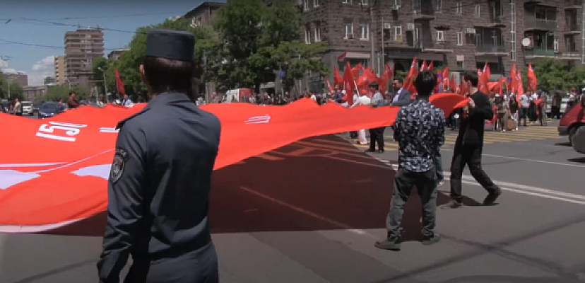 «Հաղթանակի օր», «Կատյուշա», «Արի՛ ծխենք»․ Երջանիկ Ղազարյանը երգում էր