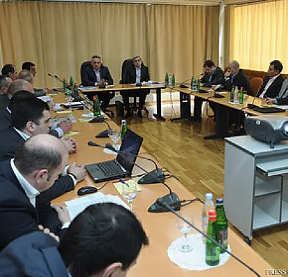 Սերժ Սարգսյանը ԿԲ աշխատակիցների հետ քննարկել է գնաճի խնդիրները