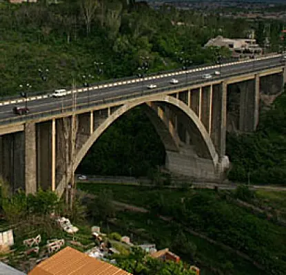 56-ամյա տղամարդը նետվել է Կիևյան կամրջից