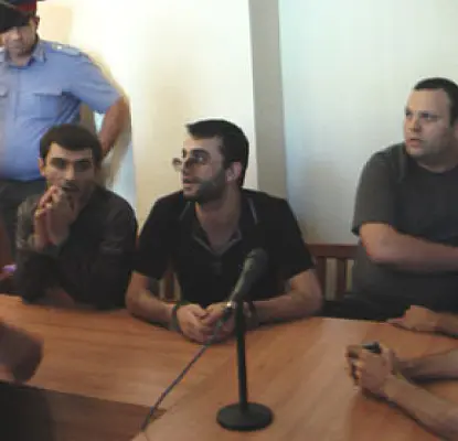 Clash in Court between Police and Defendants Charged with Theft