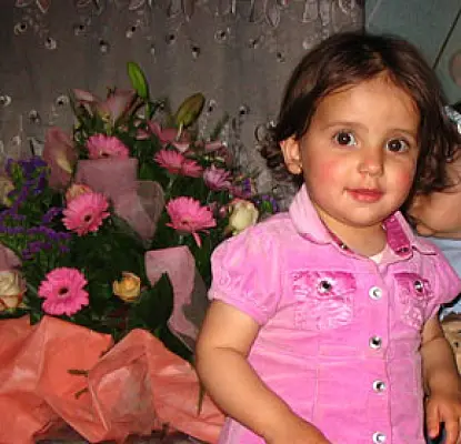 5-летняя Анушик проходит курс лечения в Москве. Денег на трансплантацию пока нет