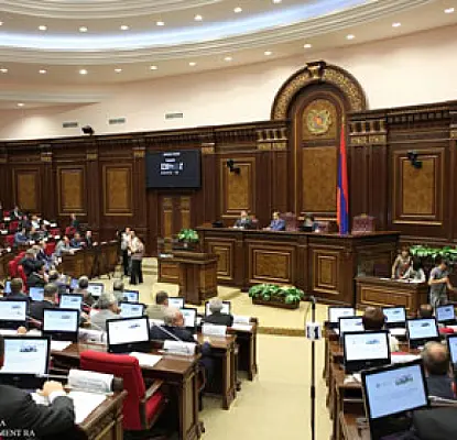 Ինչու է աղքատությունն աճում, իսկ վարչապետը` հարստանում. Փաշինյանը խոսել է ԱԺ-ում
