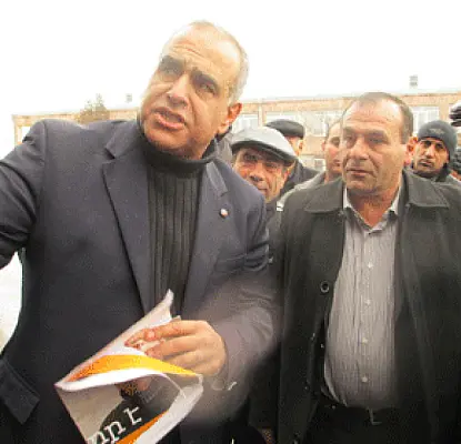 Րաֆֆի Հովհաննիսյանը պոկել է իր ցուցապաստառը