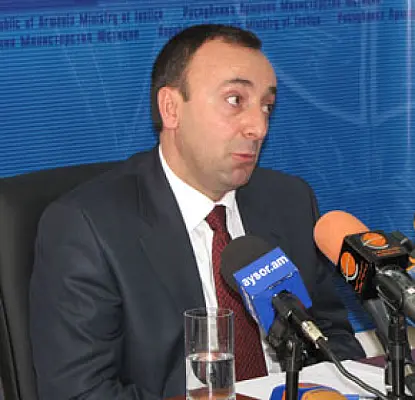 «Ո՞նց եղավ, որ «Ա1+»ը եթեր է վերադարձվել». նախարարը վստահ է՝ Հայաստանում առաջընթաց կա