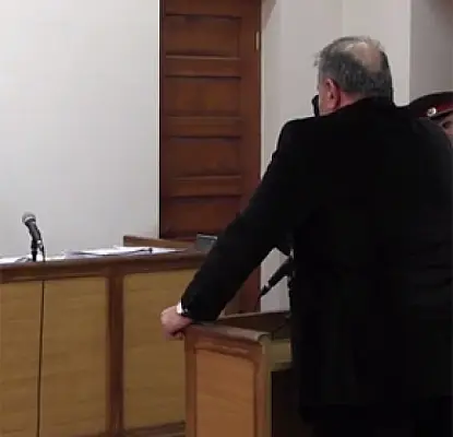 На суде в Ереване у прокурора возникли трудности с чтением