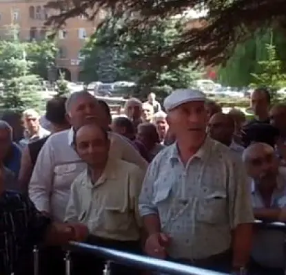 «Վանաձոր֊Քիմպրոմի» աշխատակիցները պահանջում են 10 ամիսների աշխատավարձը․ ակցիա