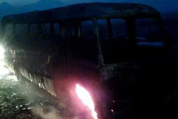 В Армении загорелся автобус с военнослужащими