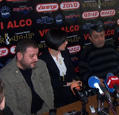 Armenian Singers on 'Stupid Posters,' 'Group Love' and the Disgraceful Situation in the Country